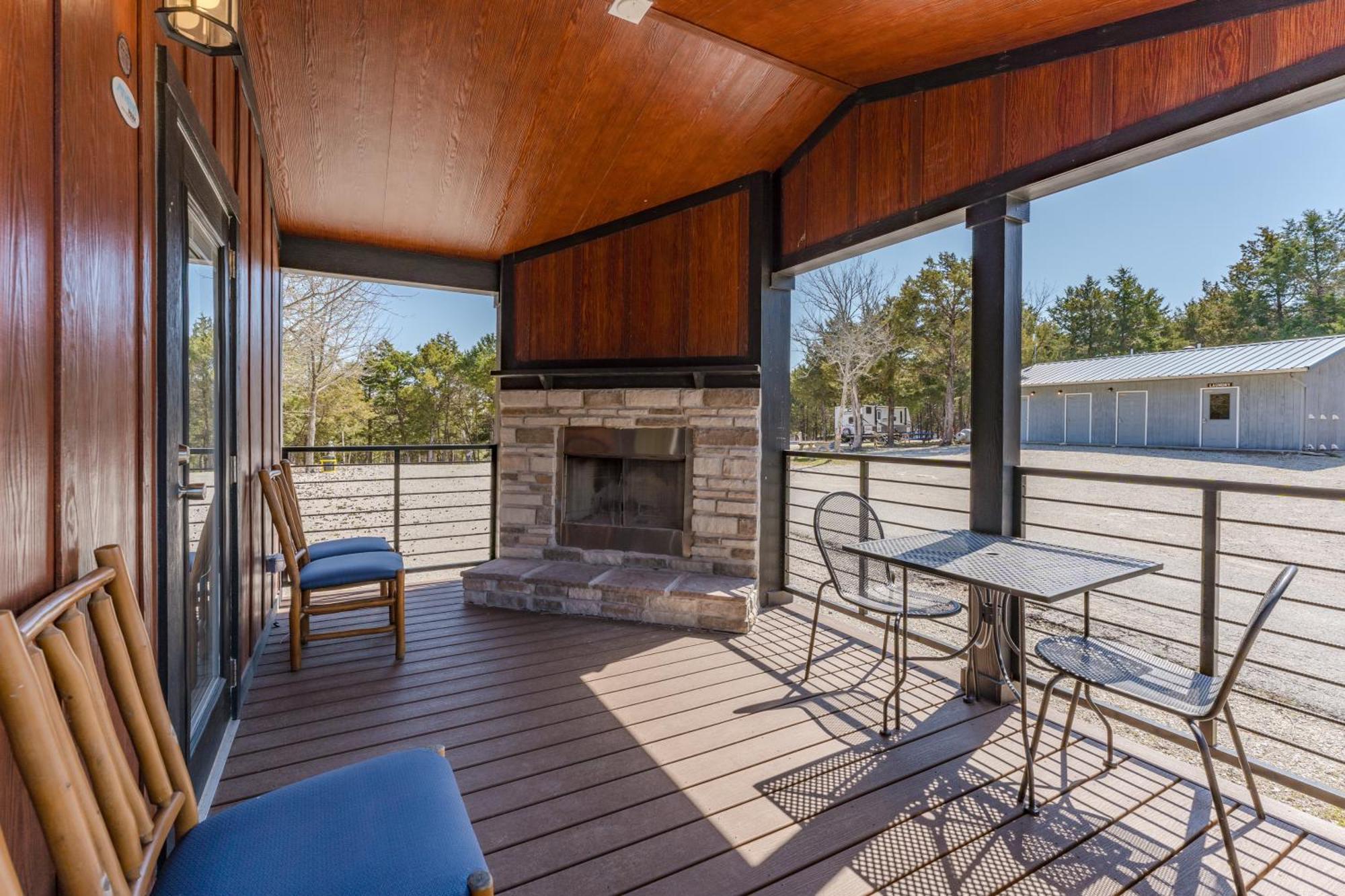 Indian Point Cabin 4 Near Sdc, Branson, Table Rock Lake מראה חיצוני תמונה
